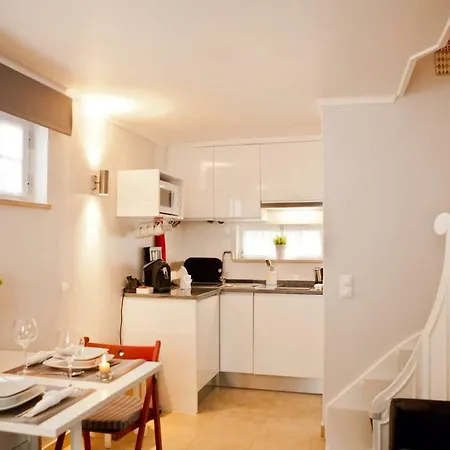 Apartment Bica Little House *